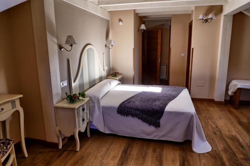 Posada Valle Del Oso Lerones Room photo