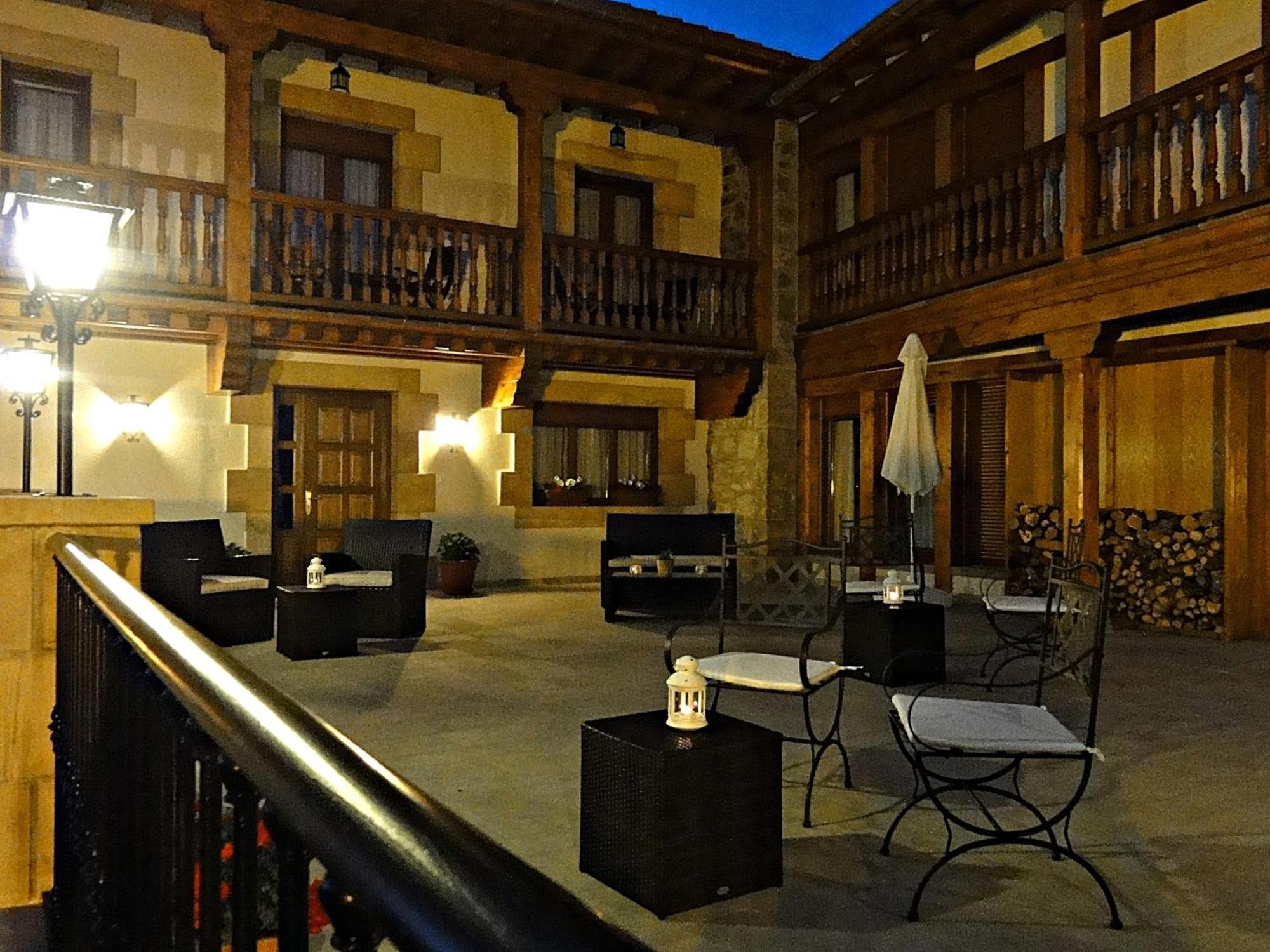 Posada Valle Del Oso Lerones Exterior photo