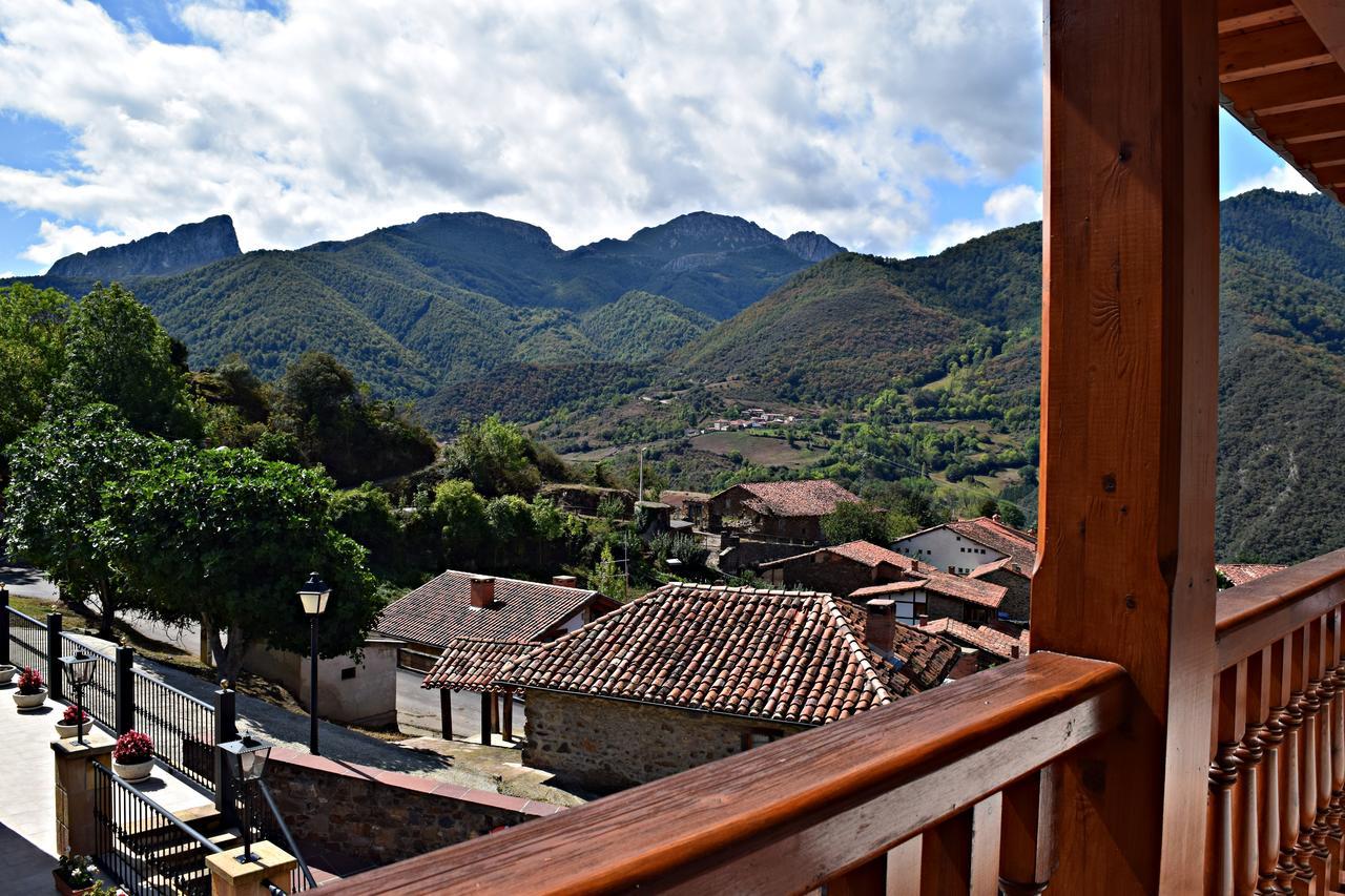 Posada Valle Del Oso Lerones Exterior photo